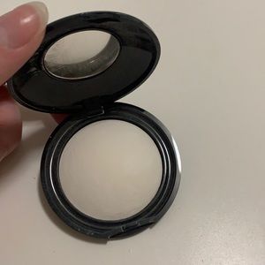 Pat McGrath Sublime Blurring Under Eye Powder